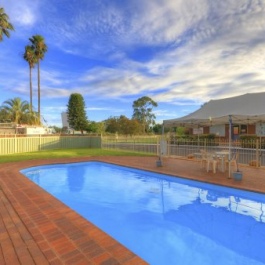 WestviewCaravanPark-Dubbo-Cabin-Facilities-1-600x338