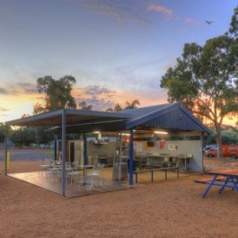 WestviewCaravanPark-Dubbo-Cabin-Facilities-5-600x338